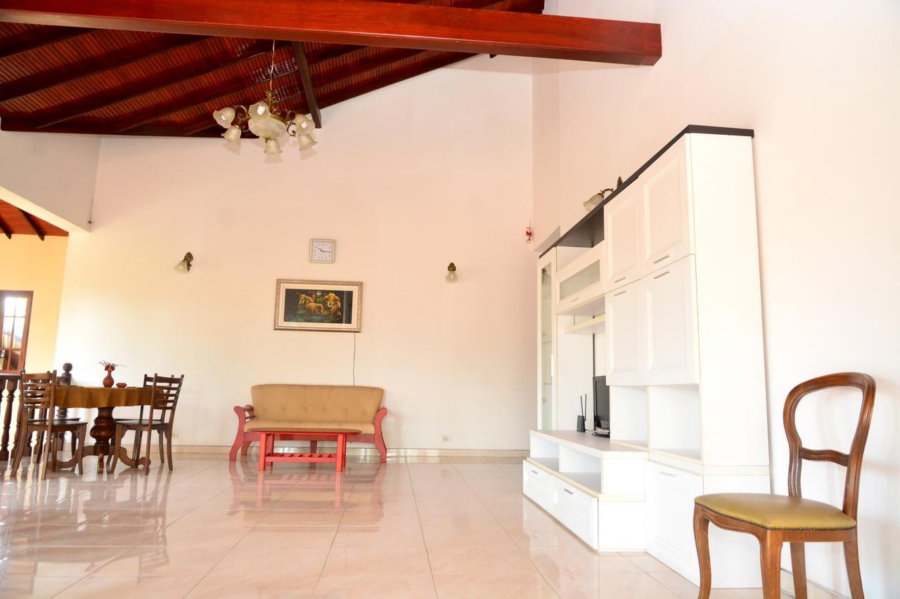 Robi Garden Villa Negombo Exterior photo